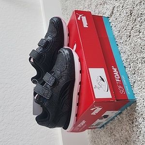 🆕️ NWT, Puma Vista Glitz Kids, Girls Size 8, Black Glitter with Pink Soles